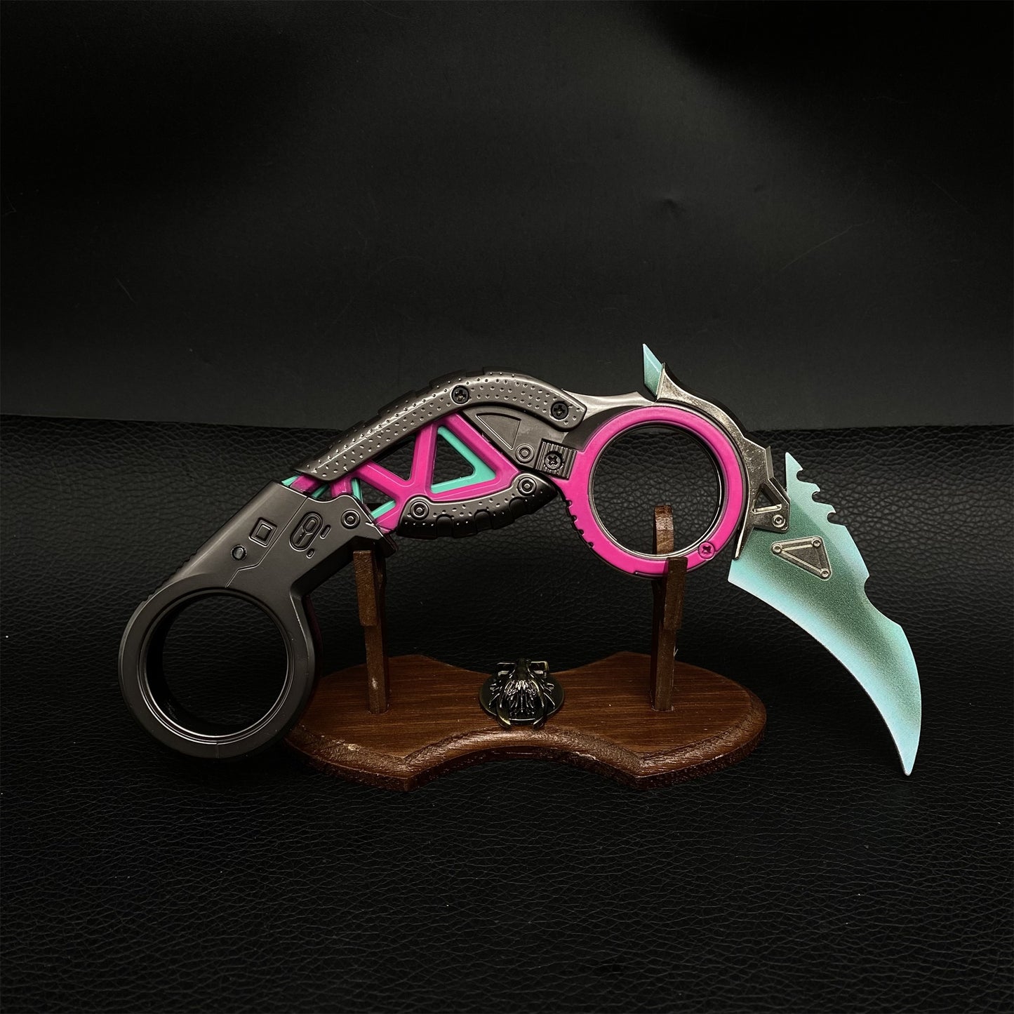 Foldable Raptor's Claw Metal Blunt Replica- Old Version