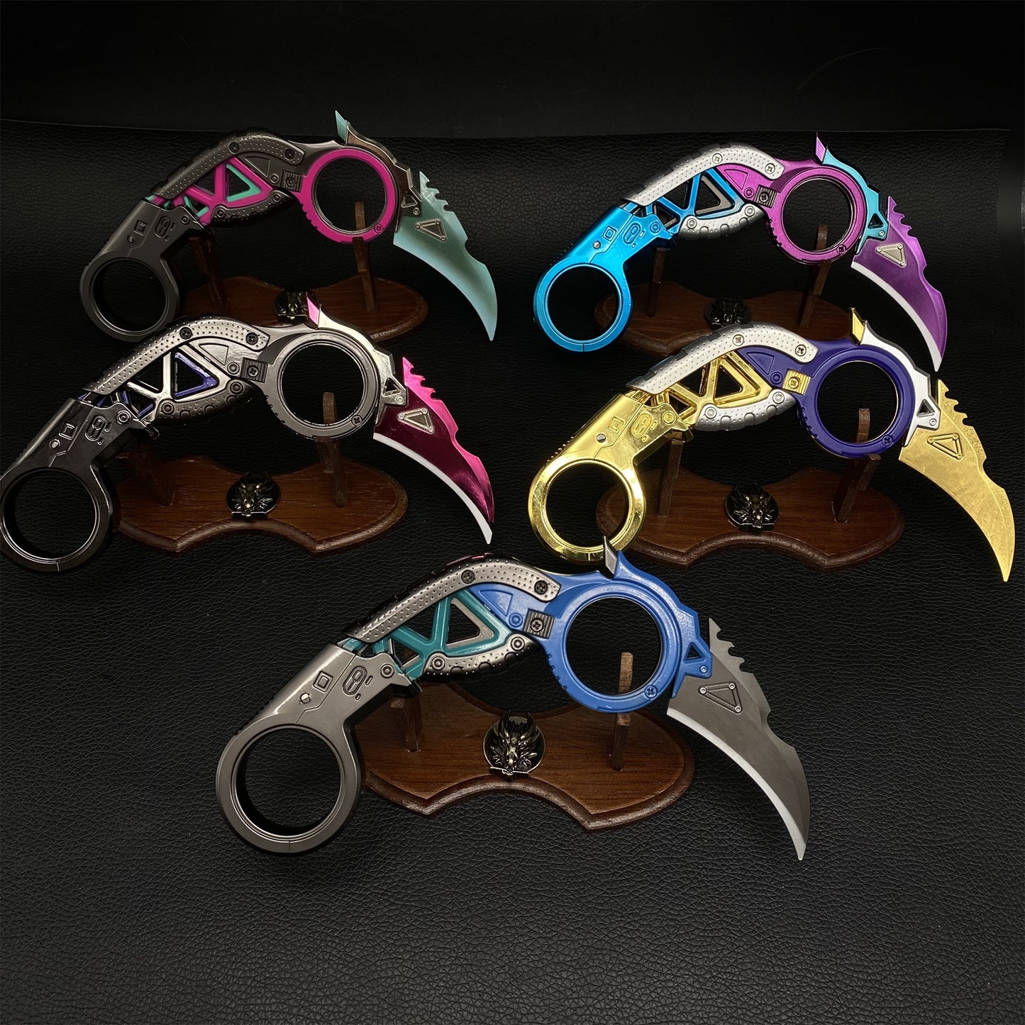 Foldable Raptor's Claw Metal Blunt Replica- Old Version
