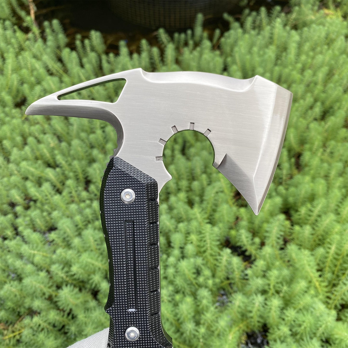 Life-Size Metal Re9 Leon Tactical Axe 35CM/13.8" - Dull Blade Prop For Collection