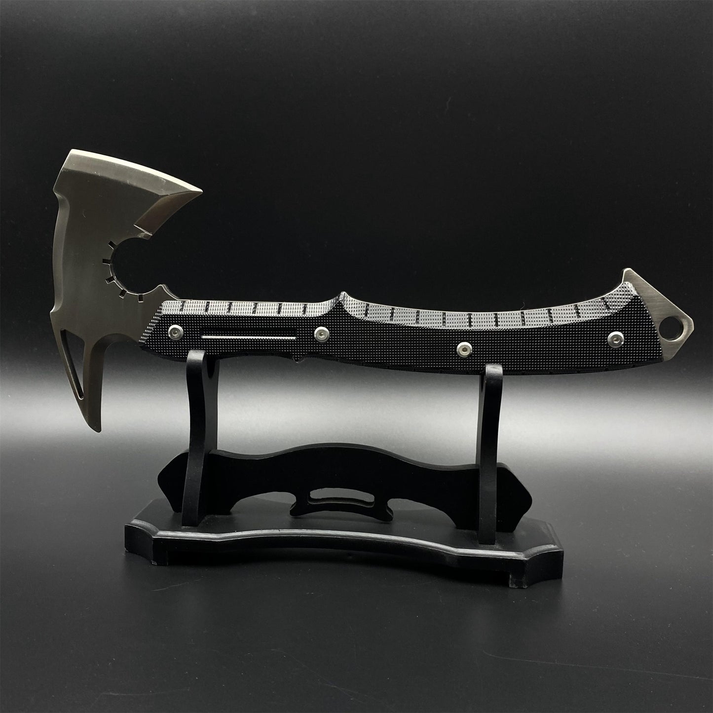 Life-Size Metal Re9 Leon Tactical Axe 35CM/13.8" - Dull Blade Prop For Collection