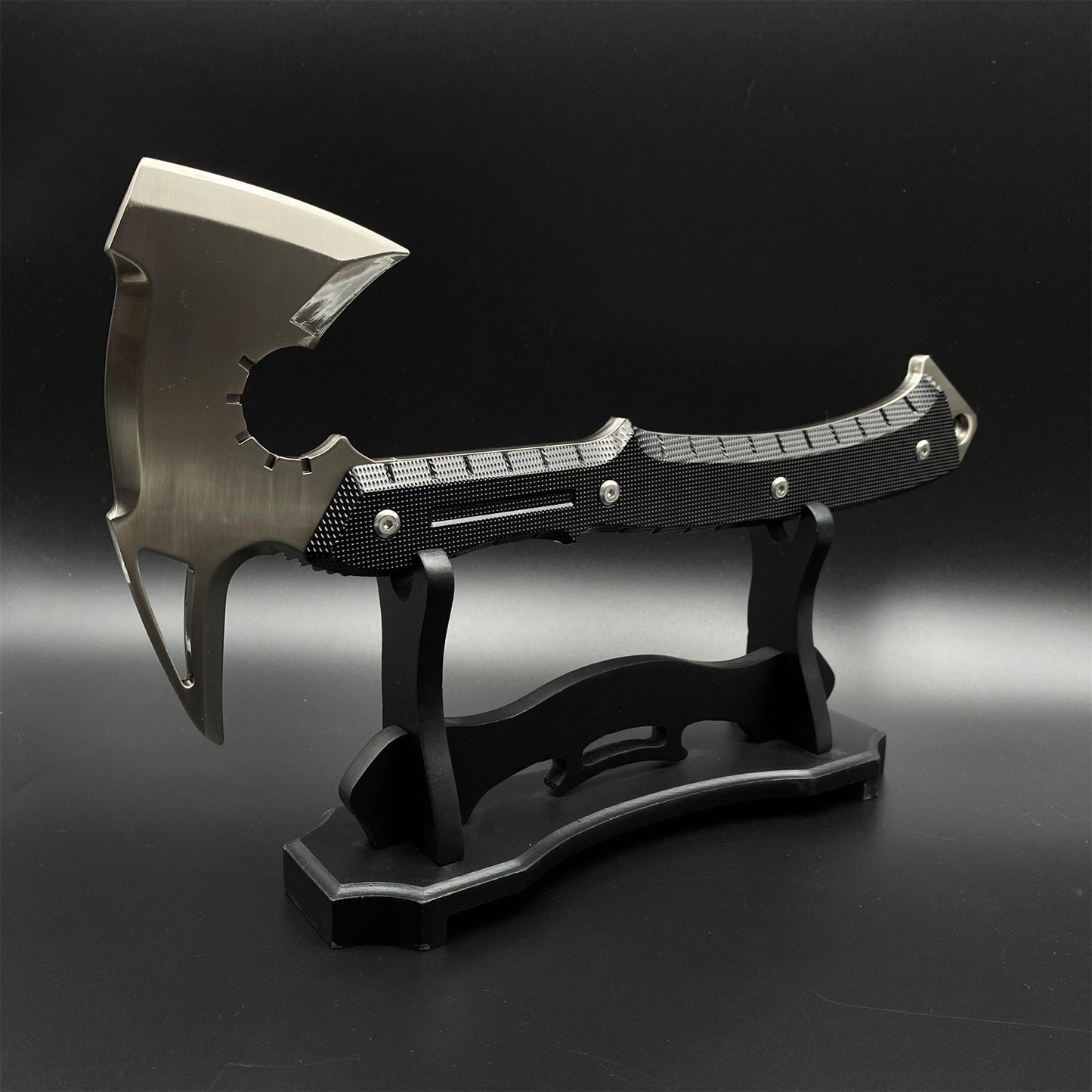 Life-Size Metal Re9 Leon Tactical Axe 35CM/13.8" - Dull Blade Prop For Collection