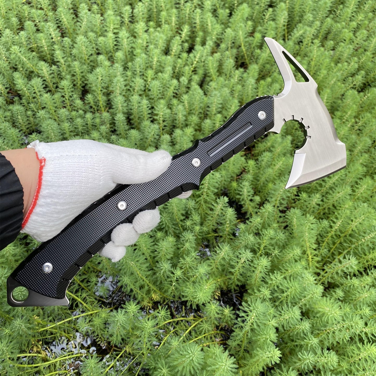 Life-Size Metal Re9 Leon Tactical Axe 35CM/13.8" - Dull Blade Prop For Collection