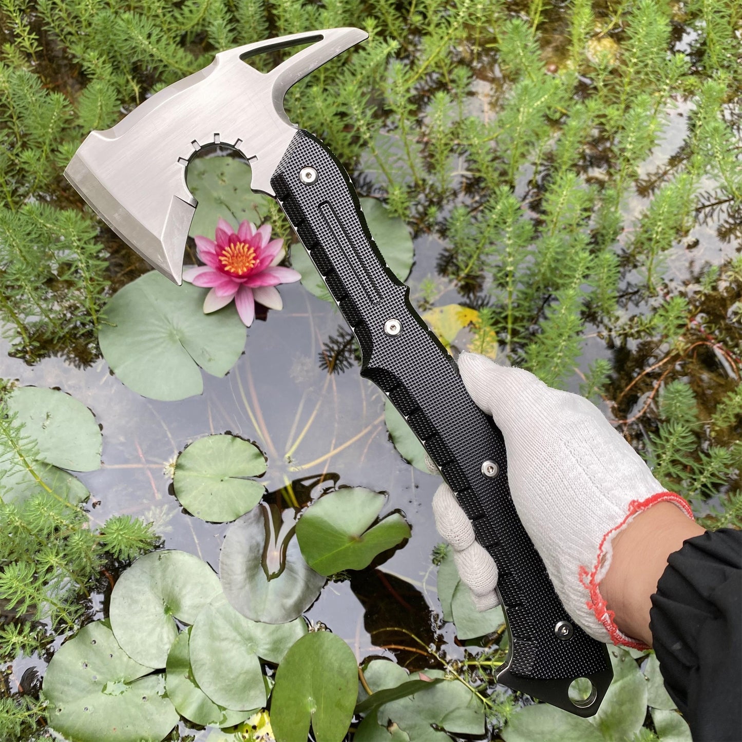 Life-Size Metal Re9 Leon Tactical Axe 35CM/13.8" - Dull Blade Prop For Collection