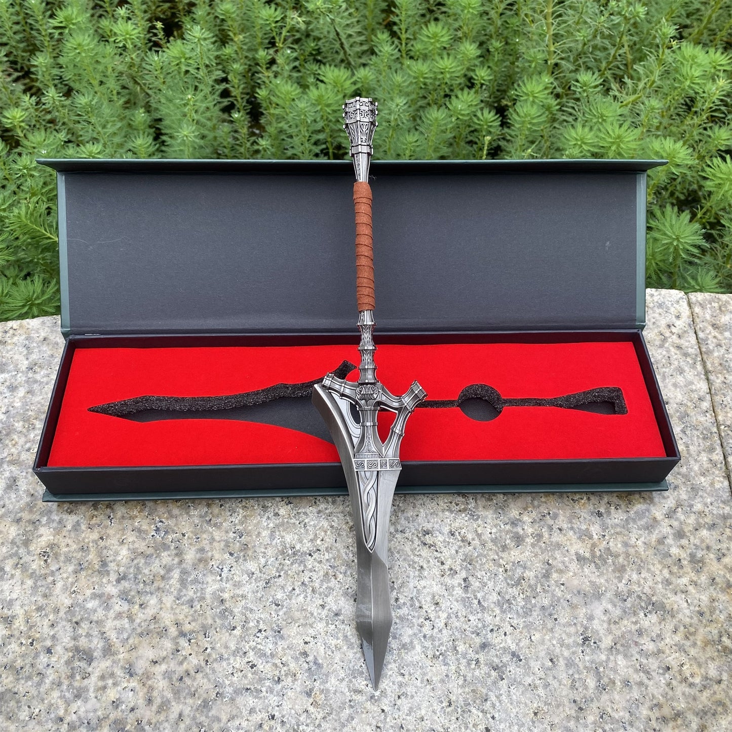 Serpent Hunter Spear Metal Replica With Gift Box