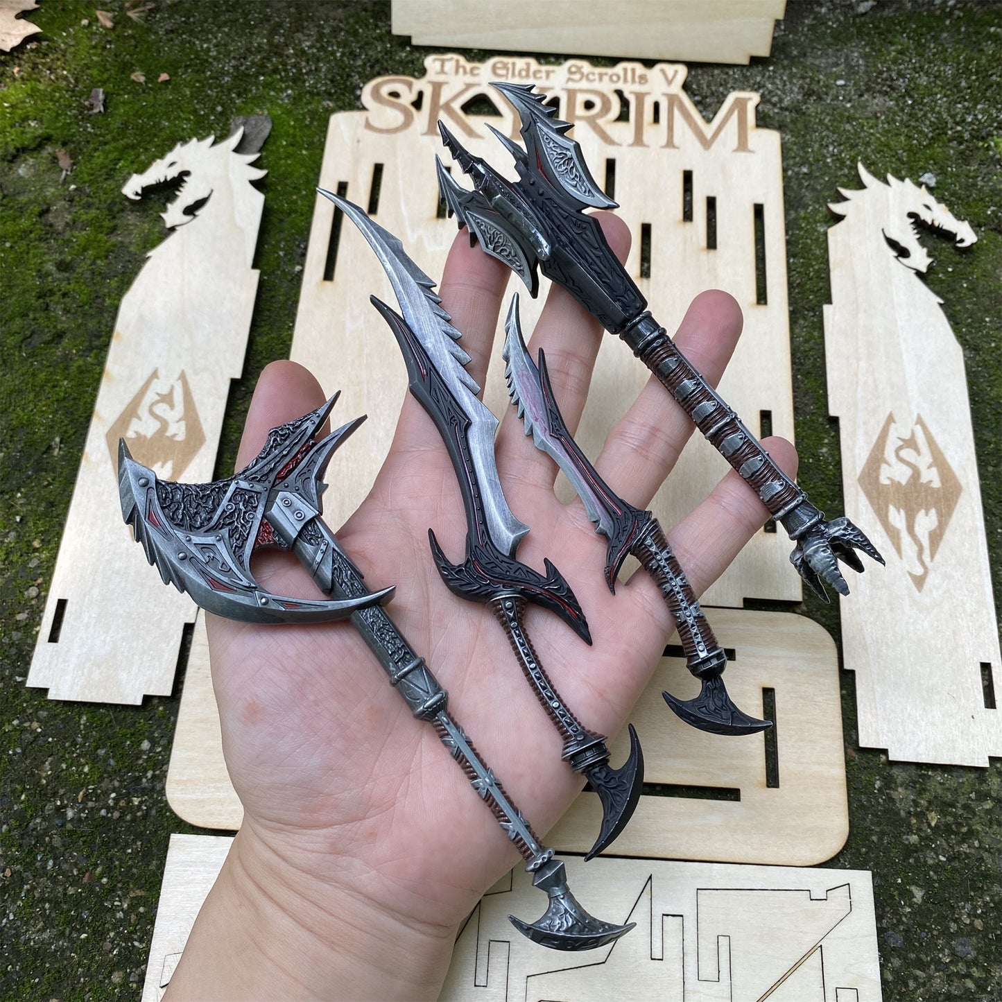 Skyrim One-Hand Daedric Weapons With 3D Wooden Stand
