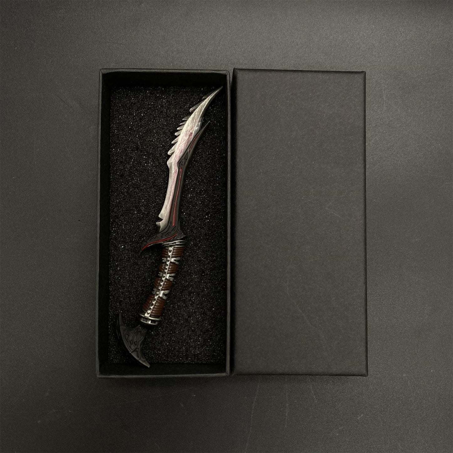 1/6 Scale Skyrim Daedric Weapon Metal Crafts For Collection