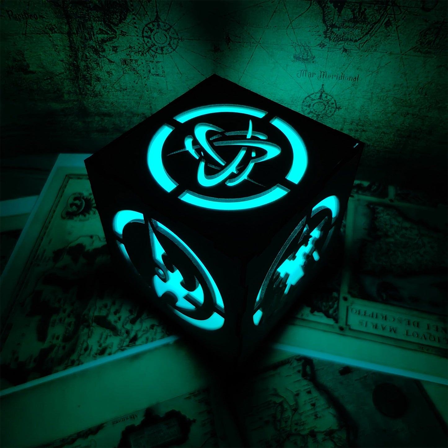 Hybrid Protoss Inspired Wood Cube Light Desk Decor