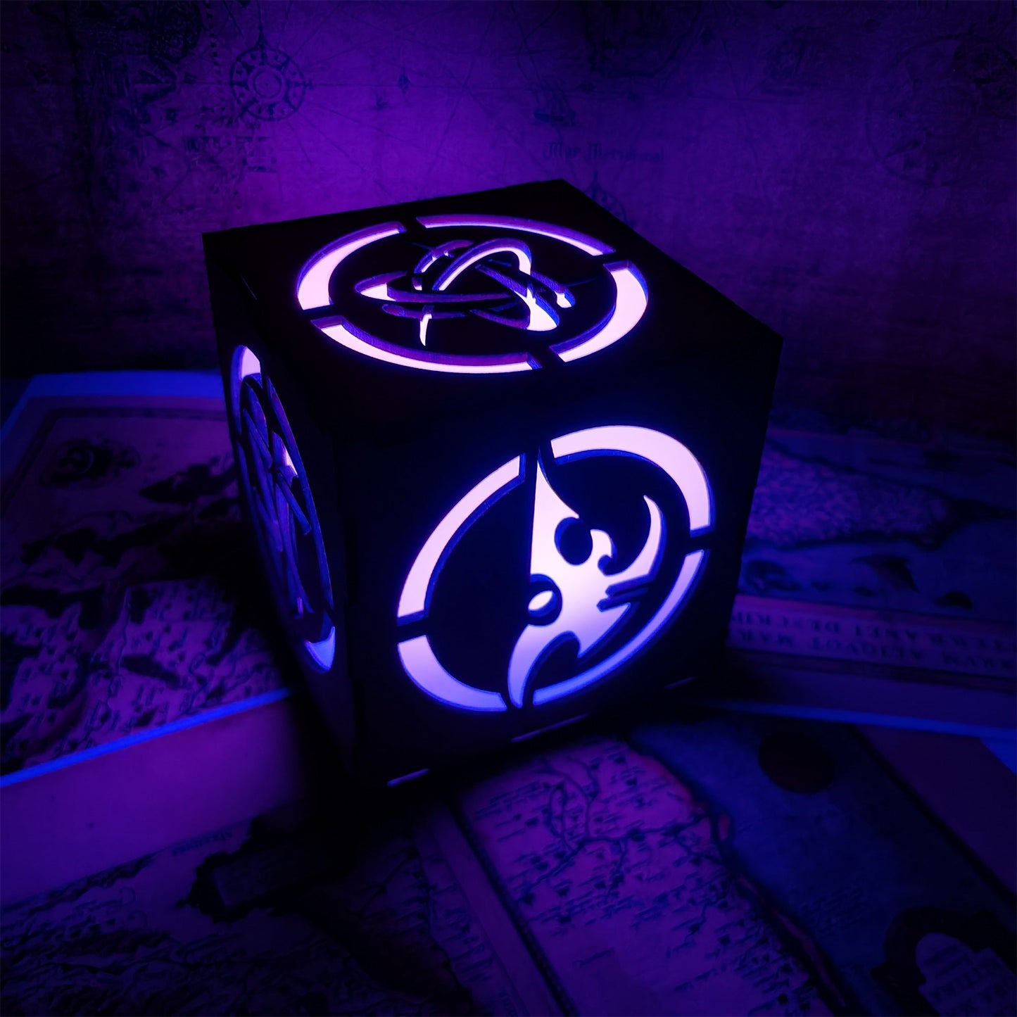 Hybrid Protoss Inspired Wood Cube Light Desk Decor
