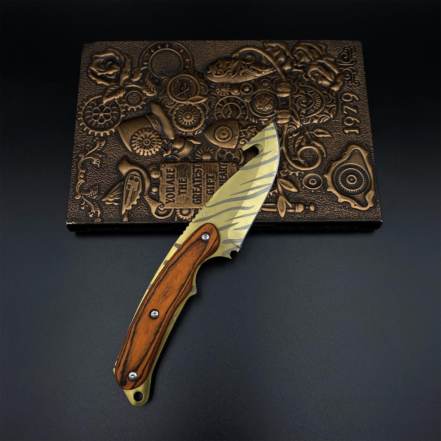420 Steel CS Tiger Tooth Skin Gut Knife Outdoor Camping Knife For Collection