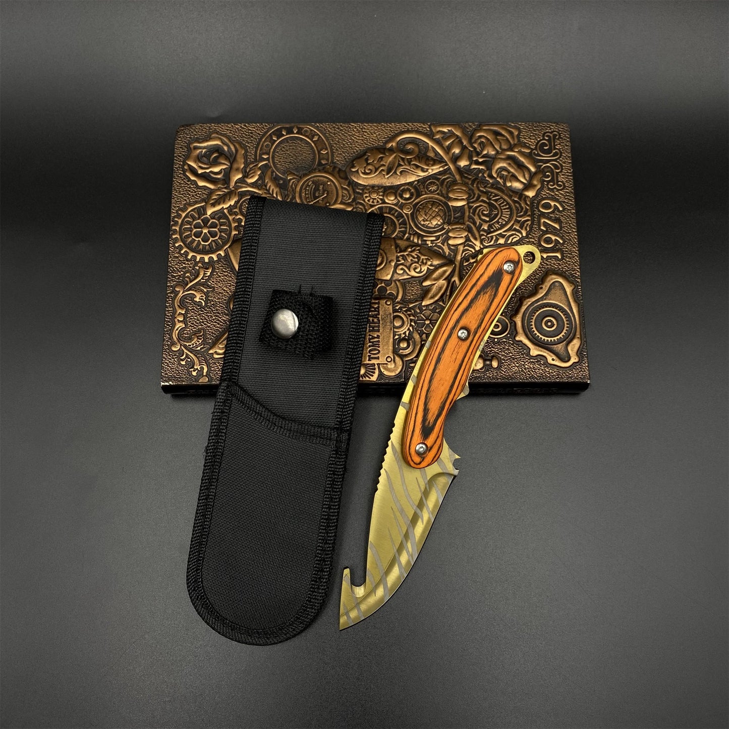 420 Steel CS Tiger Tooth Skin Gut Knife Outdoor Camping Knife For Collection