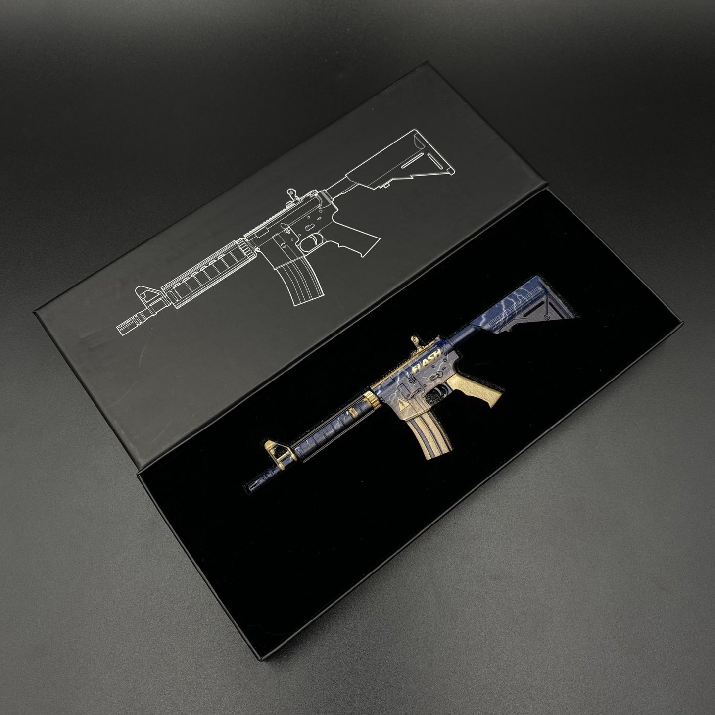 Metal Tiny CS M4A4 Sheet Lightning Gun Miniature For Collection