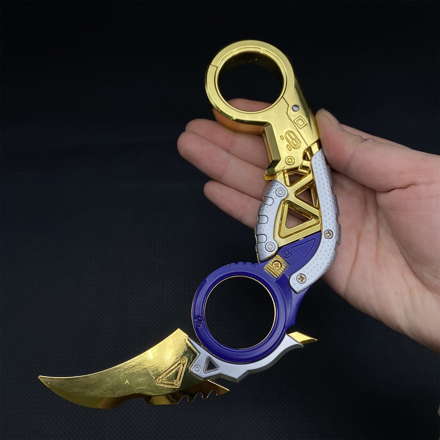 Foldable Raptor's Claw Metal Blunt Replica- Old Version