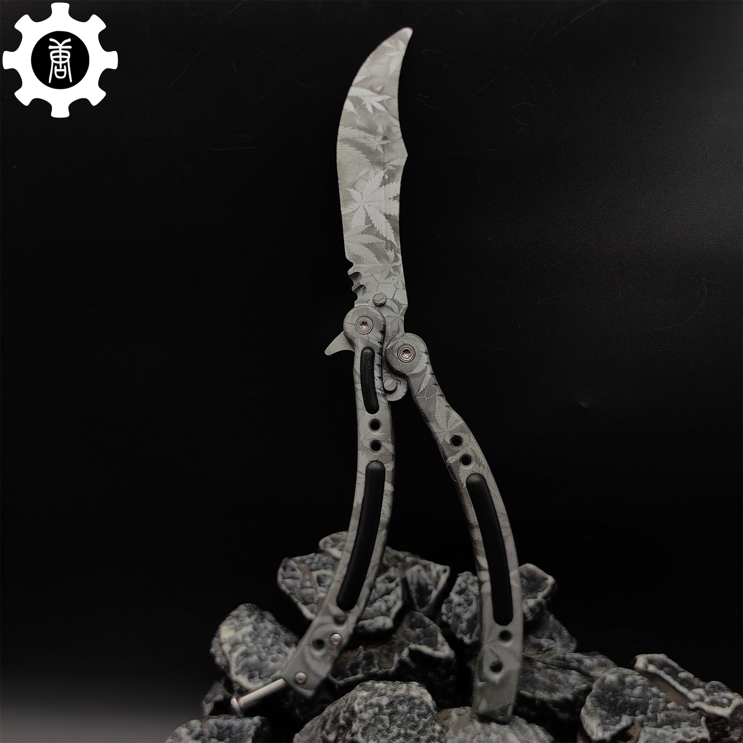 Game Butterfly Knife Maple Leaf Balisong