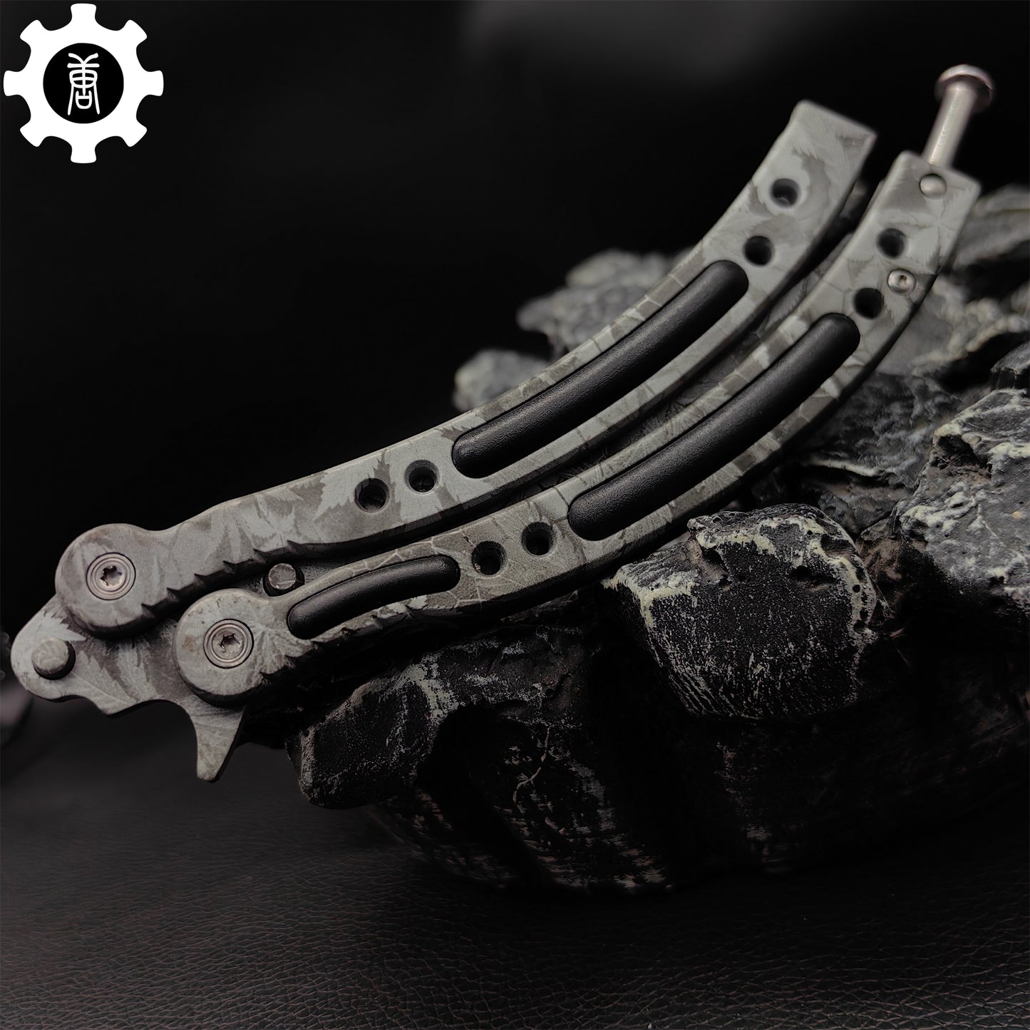Game Butterfly Knife Maple Leaf Balisong