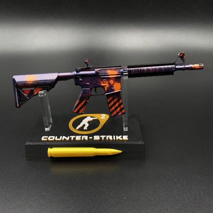 Metal Tiny CS M4A4 Radiation Hazard Gun Miniature For Collection