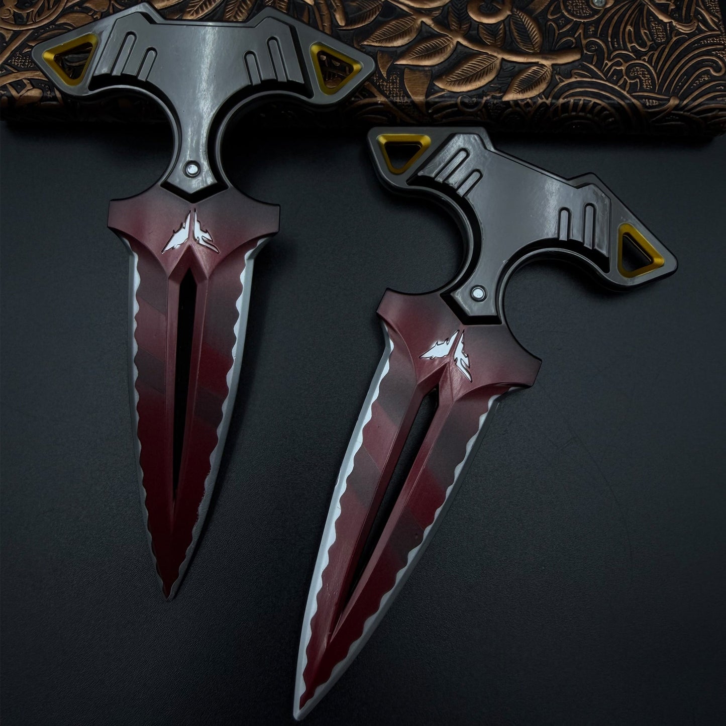 Rogue Dagger Knife, 1:1 Scale Replica of Skin Replica Cosplay Prop Set Unsharpened Game Prop Collectible