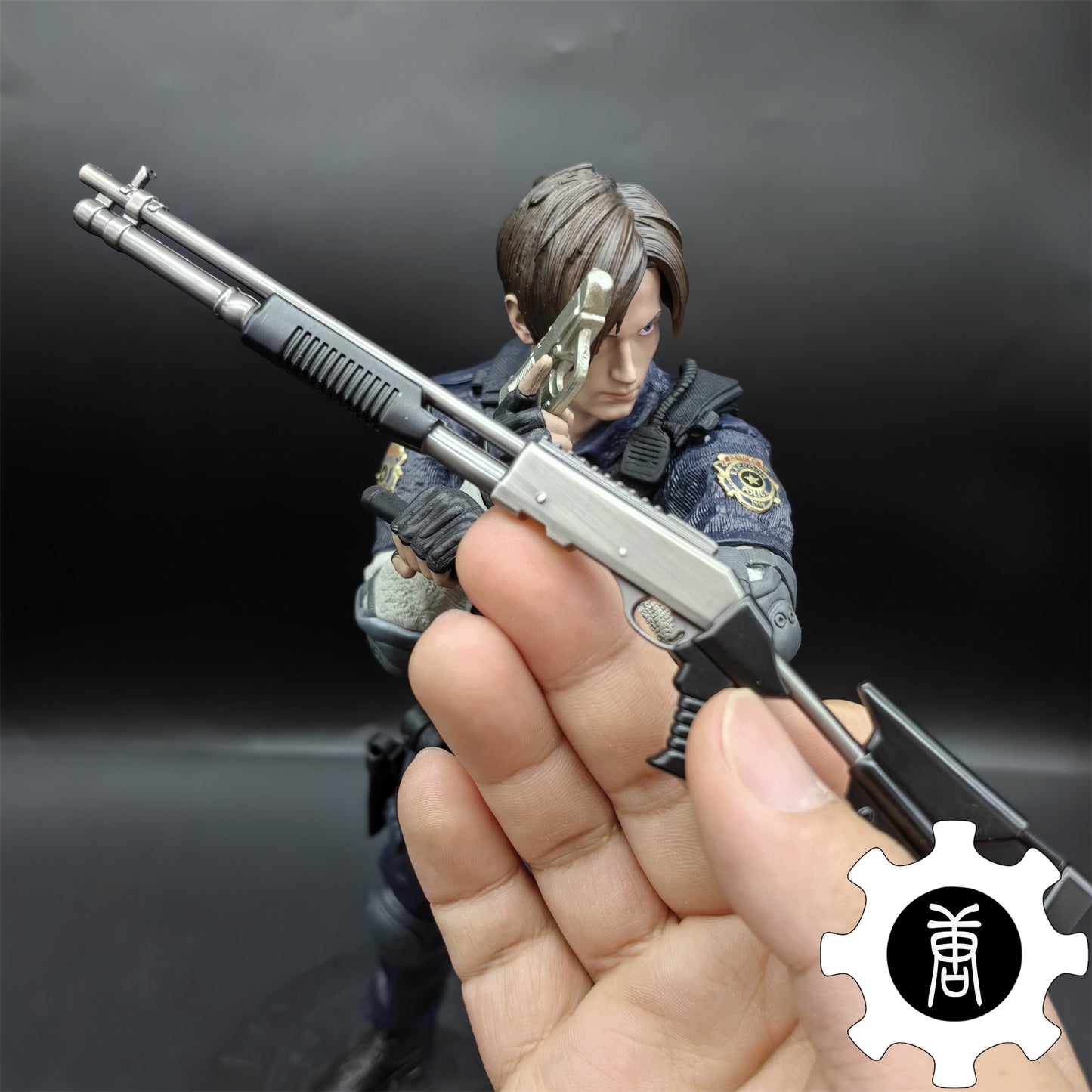 Re4 Leon S Kennedy Metal Mini Weapon Suitcase 11 in 1