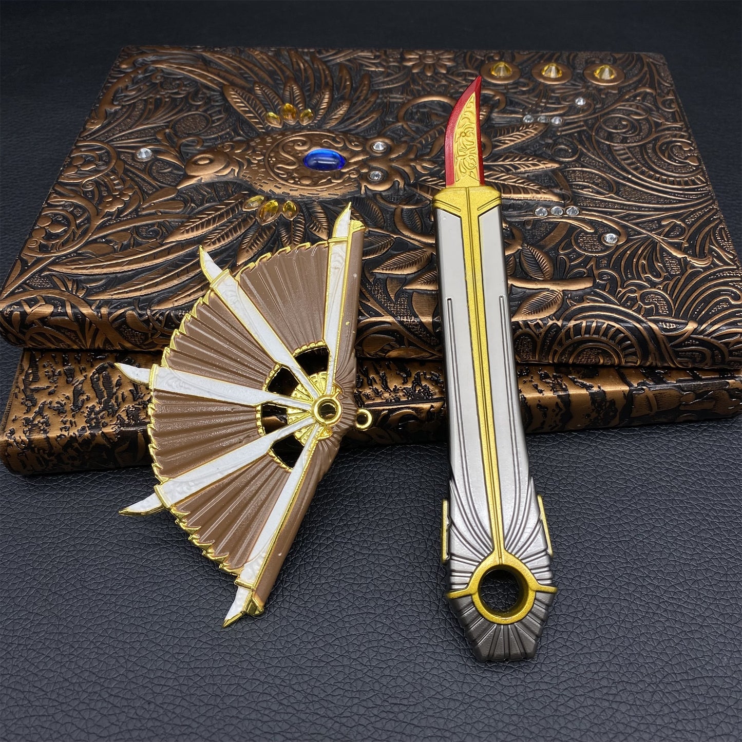 Mini Scale Bloodhound Wraith Gibraltar Mirage Wattson Crypto Valkyrie Heirloom Metal Crafts