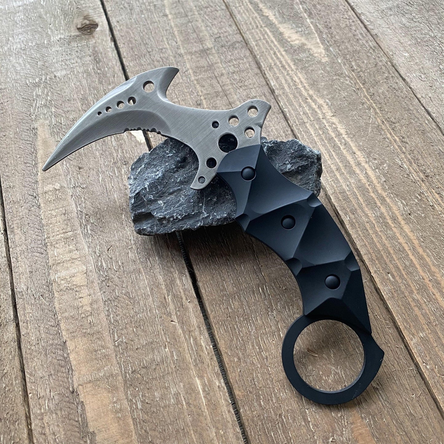 Re8 Chris Karambit Blunt Blade Metal Replica USA Only