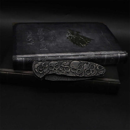 6 Skull Heads Folding Knife