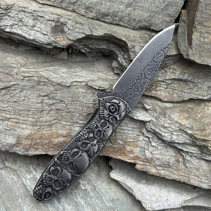 6 Skull Heads Folding Knife