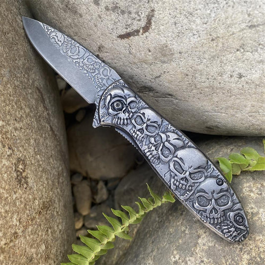 6 Skull Heads Folding Knife