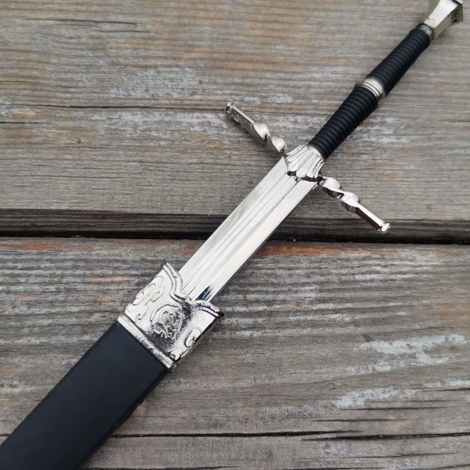 22CM/8.7"  Game Peripheral Geralt Steel and Silver Sword Zinc Alloy Model